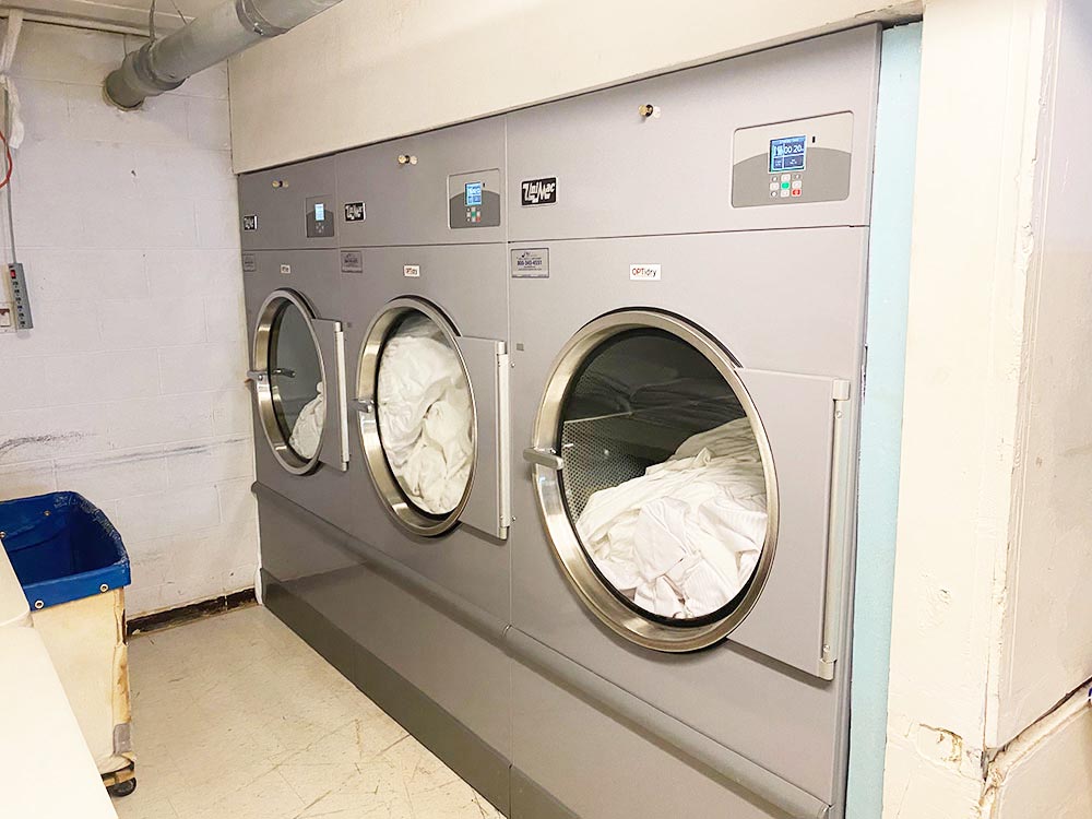 leasing or buying commercial laundry equipment
